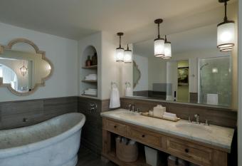 PostHotel Leavenworth - Adults Exclusive has Balcony rooms