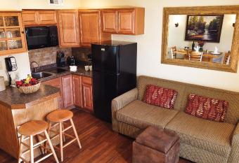 The Christie Lodge - All Suite Property has Balcony rooms