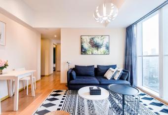 S6 Service Apartment   Chengdu Chunxi Road Taikoo Li Branch    allows 18 year olds to book a room