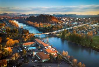 Valley River Inn has Balcony rooms