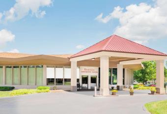 Ramada by Wyndham Lexington North Hotel & Conference Center has Balcony rooms