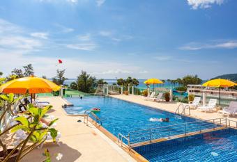 Baumancasa Beach Resort allows 18 year olds to book a room