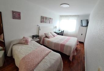 Pension To  i allows 18 year olds to book a room