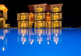 Caribbean Diamond Boutique Hotel allows 18 year olds to book a room