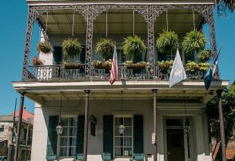 Lafitte Hotel & Bar has Balcony rooms