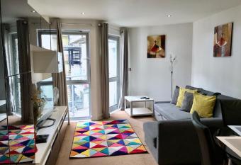 Marsh House has Balcony rooms