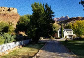 2 Cranes Inn - Zion has Balcony rooms