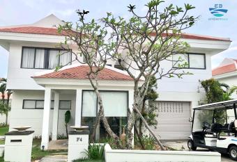 The EmblemSea Beauty Villas Da Nang has Smoking/Balcony rooms