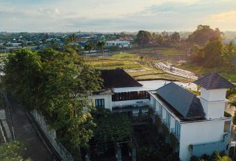 Umpadhi Canggu allows 18 year olds to book a room