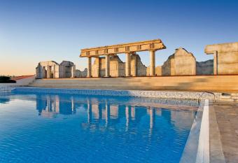 Kipriotis Village Resort has Balcony rooms