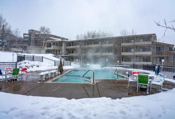 Pokolodi Lodge allows 18 year olds to book a room