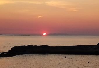 Deliziosa Villetta Mancaversa allows 18 year olds to book a room