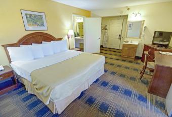 St. Augustine Island Inn has Balcony rooms