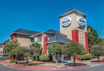 Suburban Studios allows 18 year olds to book a room