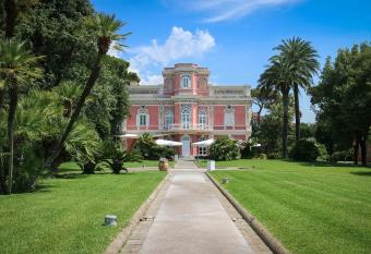 Palazzo dei Concerti has Balcony rooms