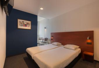 Century Hotel Antwerpen Centrum allows 18 year olds to book a room
