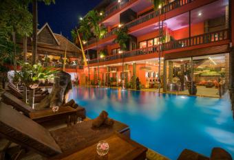 Golden Temple Hotel has Smoking/Balcony rooms