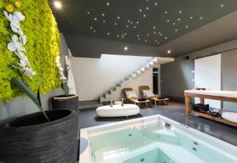 Spa campagne design has Balcony rooms