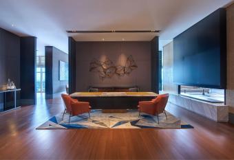 Le Meridien Petaling Jaya allows 18 year olds to book a room