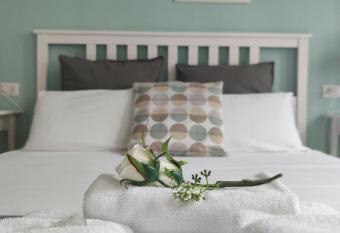 Lost In Florence allows 18 year olds to book a room