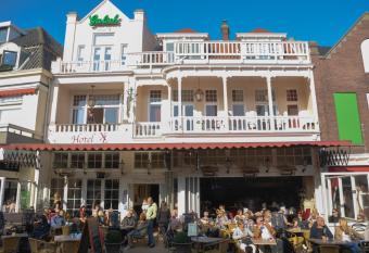 Hotel XL allows 18 year olds to book a room