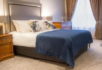 Longcourt House Hotel allows 18 year olds to book a room