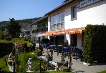 Hotel Pension Haus Berghof allows 18 year olds to book a room