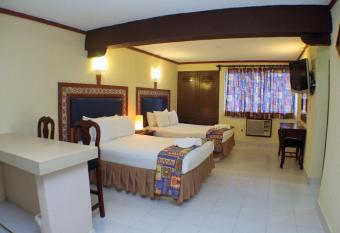 Suites Cancun Center allows 18 year olds to book a room