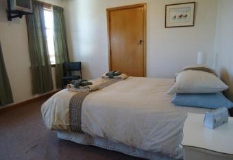 The Pier Lodge Bed And Breakfast allows 18 year olds to book a room