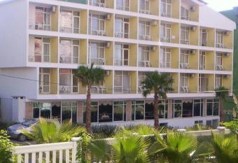 Prima Hotel has Balcony rooms