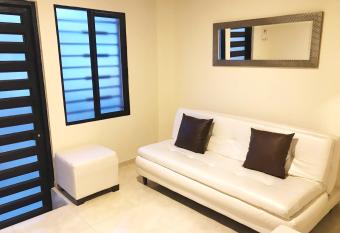 Apartamento Santa Isabel allows 18 year olds to book a room