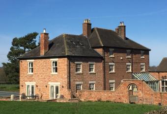 Greensnips Farm Bed & Breakfast has Balcony rooms