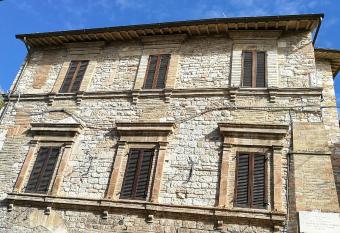 Palazzo Calocci appartamenti in Assisi has Balcony rooms
