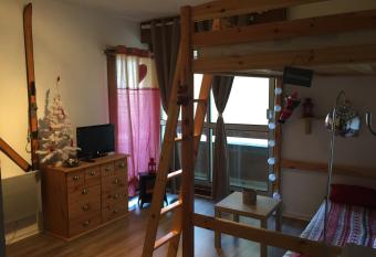 studio saint lary soulan has Balcony rooms