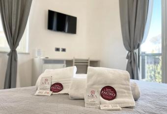 Il vecchio Fauno has Balcony rooms