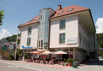 Hotel Herold has Balcony rooms