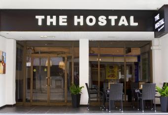 Hostal Tierramar allows 18 year olds to book a room