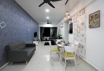 H2H - Euro House @ Majestic Ipoh (8~10 Guests) allows 18 year olds to book a room