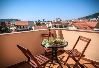 Apartments Stari Ribar has Balcony rooms