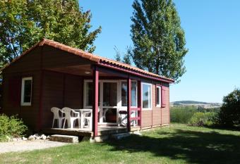 Les Chalets des Mousquetaires allows 18 year olds to book a room