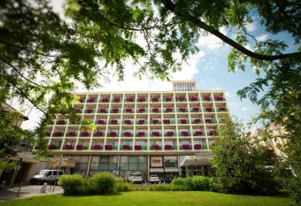 Aranyhomok Business-City-Wellness Hotel has Balcony rooms