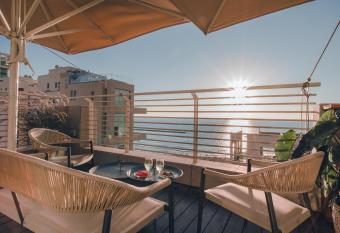 Savoy Sea Side Hotel allows 18 year olds to book a room