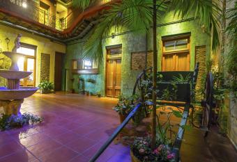 Hotel Parada allows 18 year olds to book a room