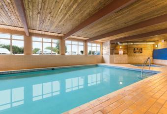 Days Inn by Wyndham Nanaimo allows 18 year olds to book a room