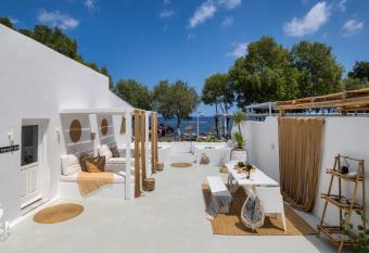 Sol Mare Salis has Balcony rooms