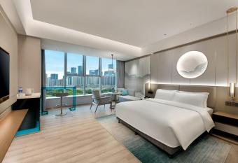 Grand Skylight Garden Hotel Shenzhen allows 18 year olds to book a room