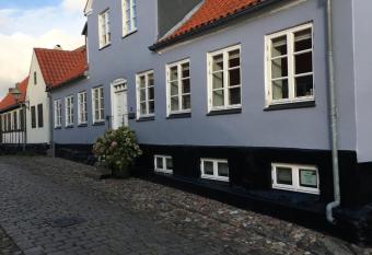 Ebeltoft Centrum has Balcony rooms