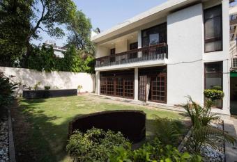 Antilia Villa has Balcony rooms