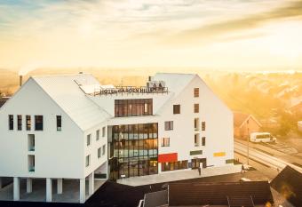 Hotel Garden Hill has Balcony rooms