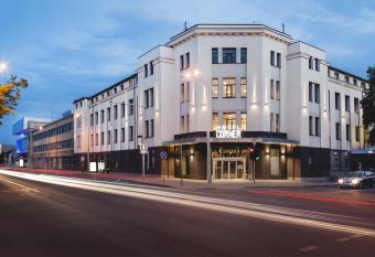 Corner Hotel allows 18 year olds to book a room